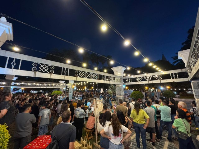 Paseo de artesanos y emprendedores