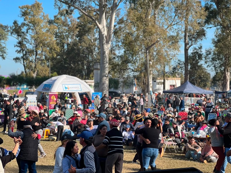 La fe y el chamamé reunieron a miles de vecinos en Colonia 10 de Julio